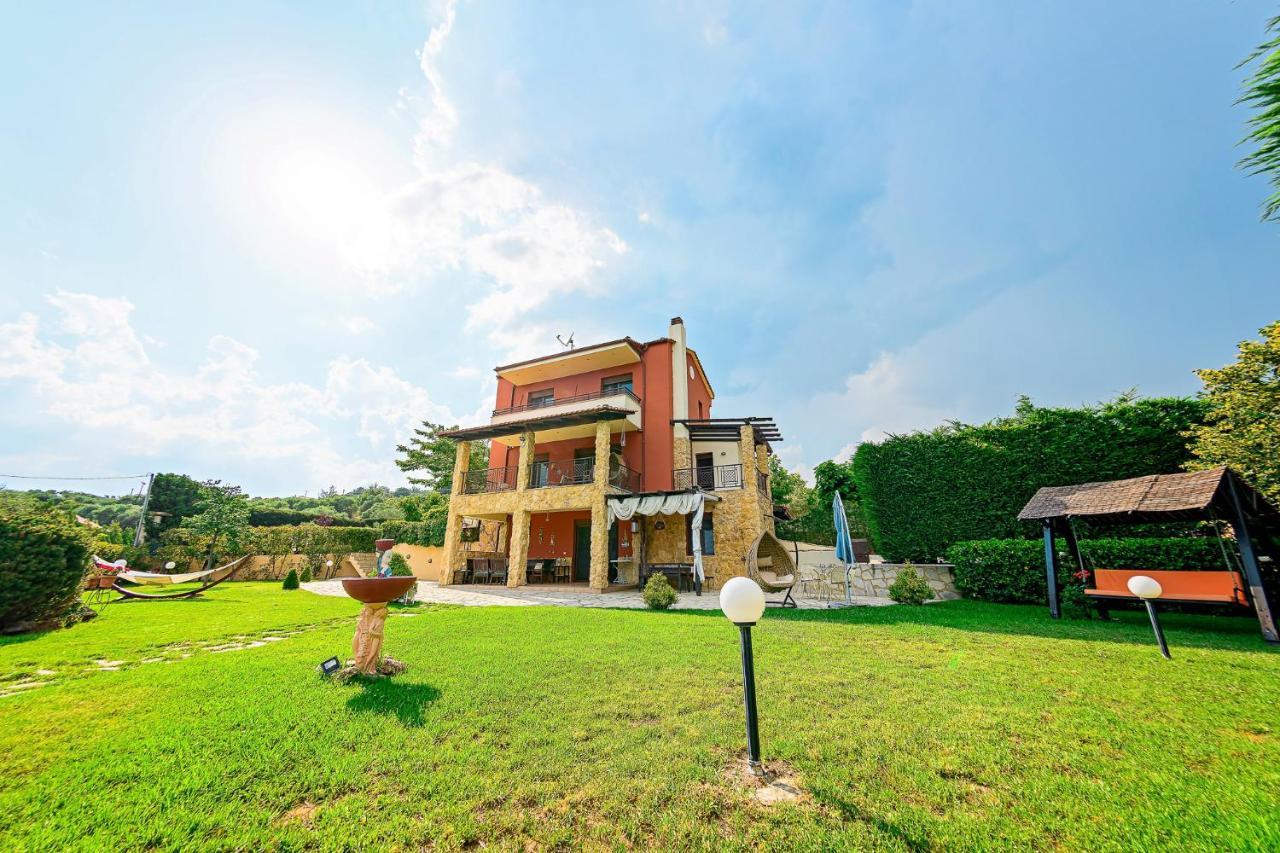 Villa Mariellie Néa Péramos Zewnętrze zdjęcie