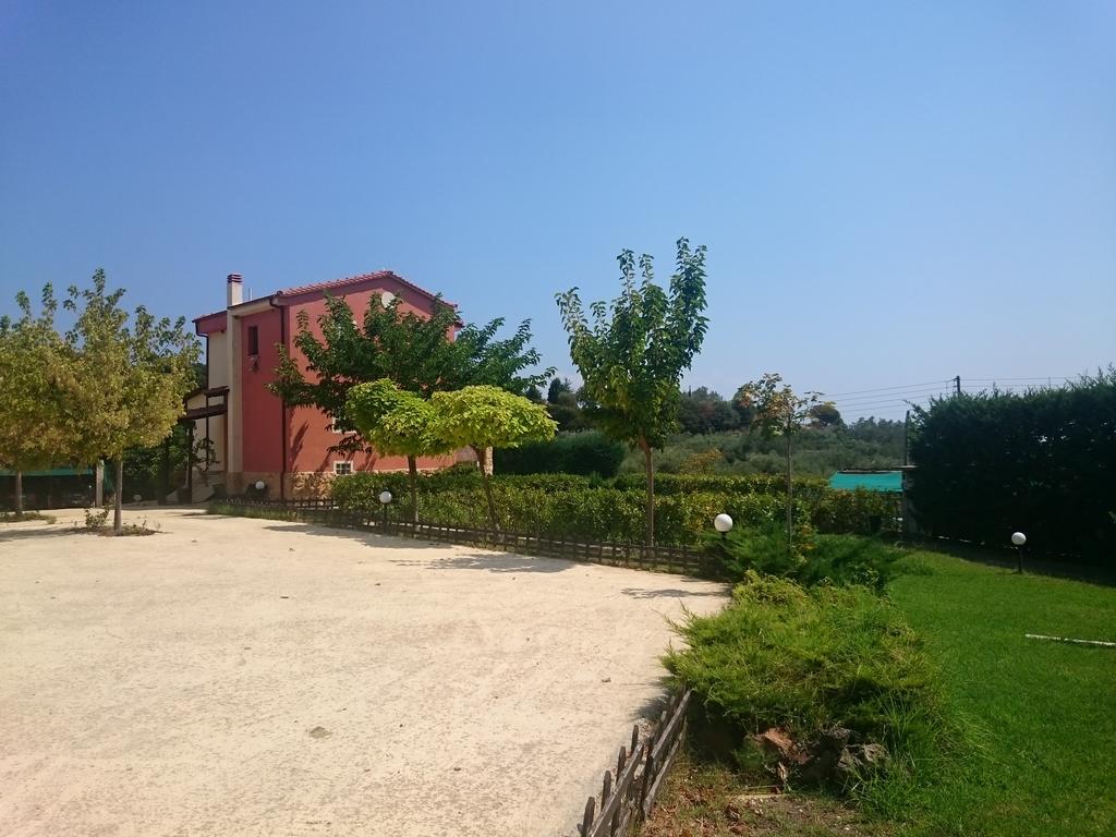 Villa Mariellie Néa Péramos Zewnętrze zdjęcie